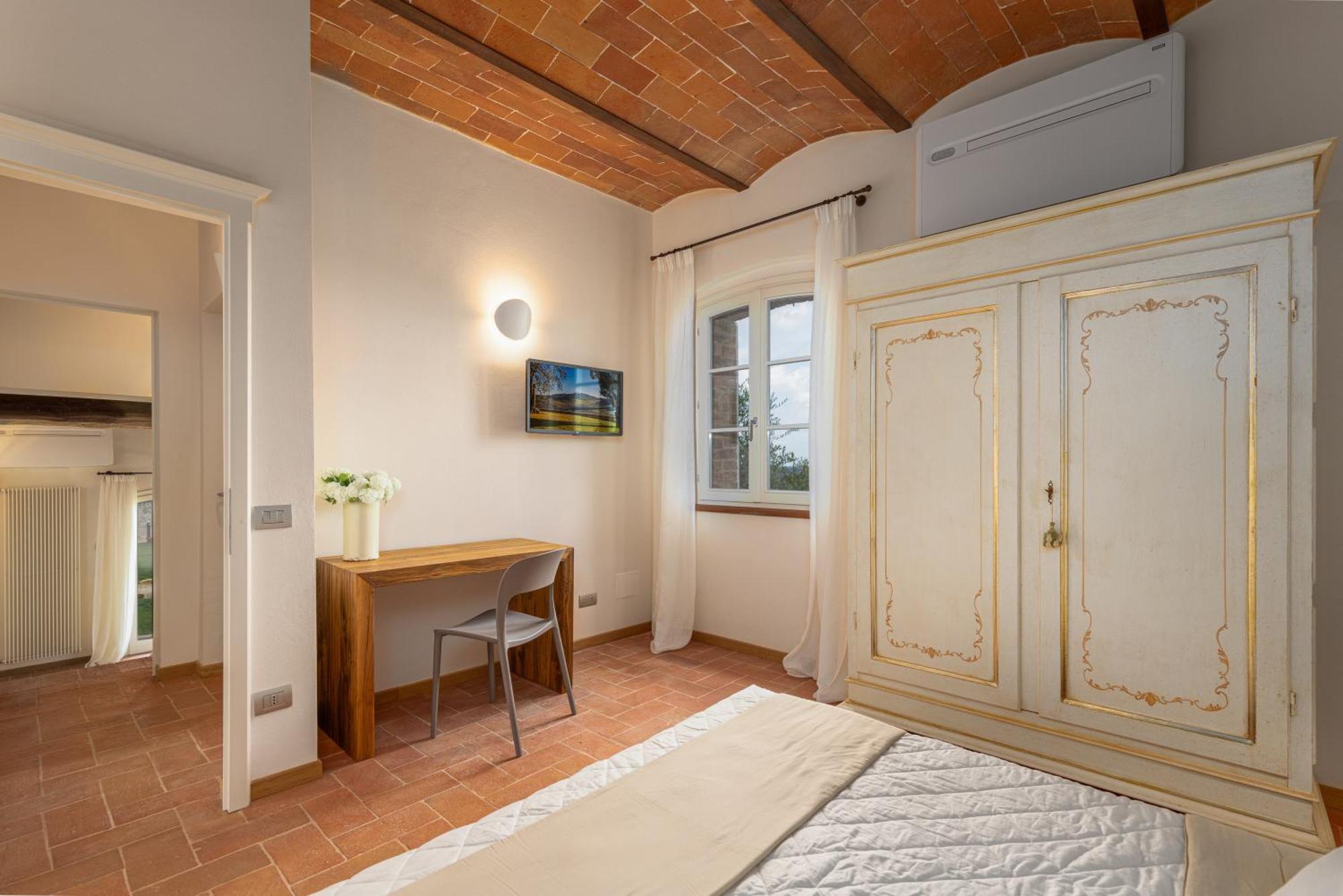 Il Castro Luxury Apartments Сан Джиминяно Екстериор снимка