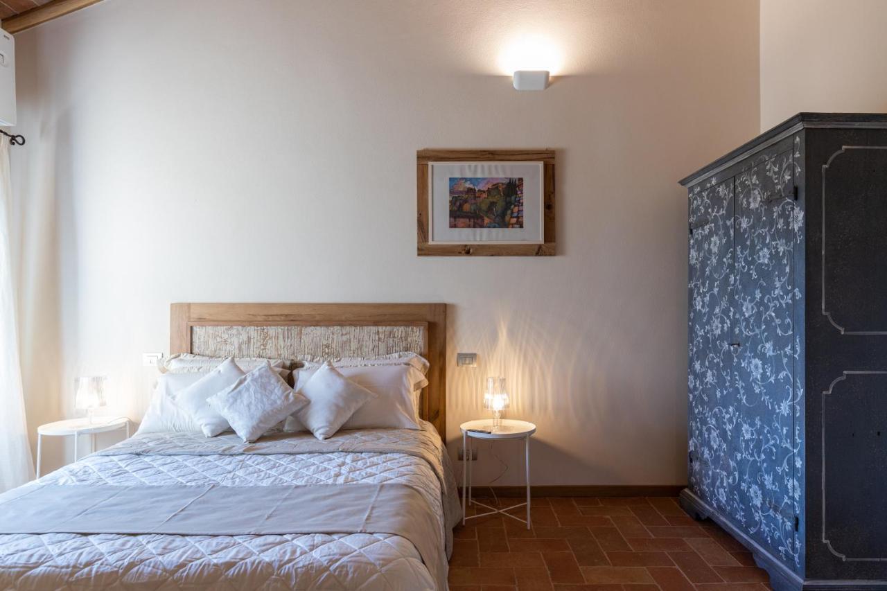 Il Castro Luxury Apartments Сан Джиминяно Екстериор снимка